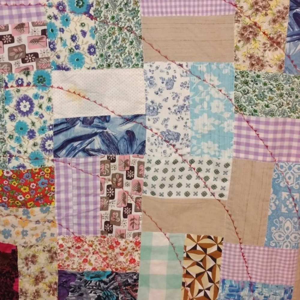 Vintage Round Handmade Patchwork Fringe Quilt Throw/Tablecloth/ Decor 72x72 - Picture 5 of 9